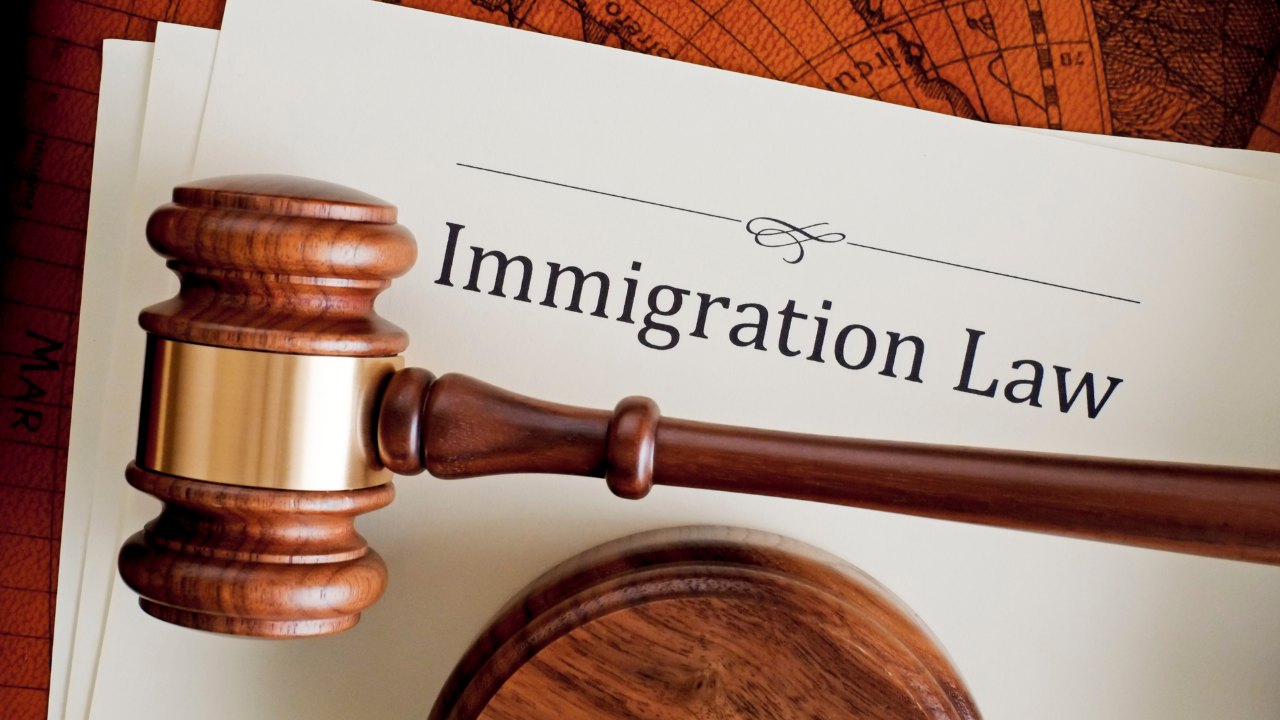 Incerteza migratória leva brasileiros a antecipar documentação dos filhos nos EUA